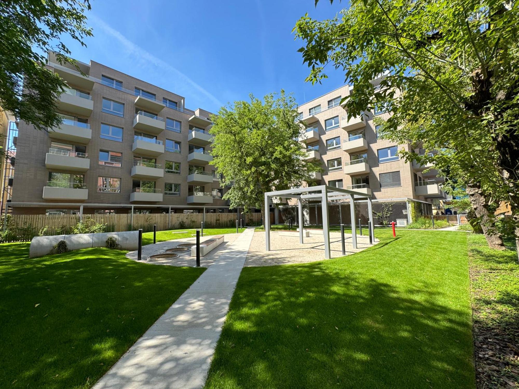 Aurora Apartments 브라티슬라바 외부 사진
